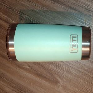 YETI to go mug
